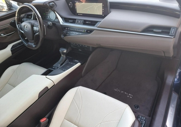 Lexus ES cena 179800 przebieg: 99492, rok produkcji 2019 z Krzeszowice małe 352